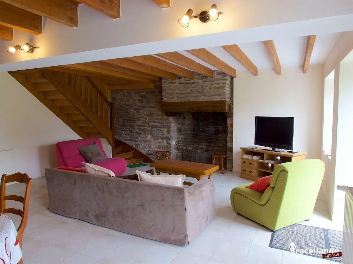Gite Lancelot Du Val Campeneac Guest house